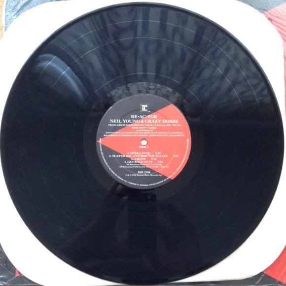 Neil Young and Crazy Horse Re-ac-tor Classic Rock Album 1981 Vinyl Record - Picture 3 of 4